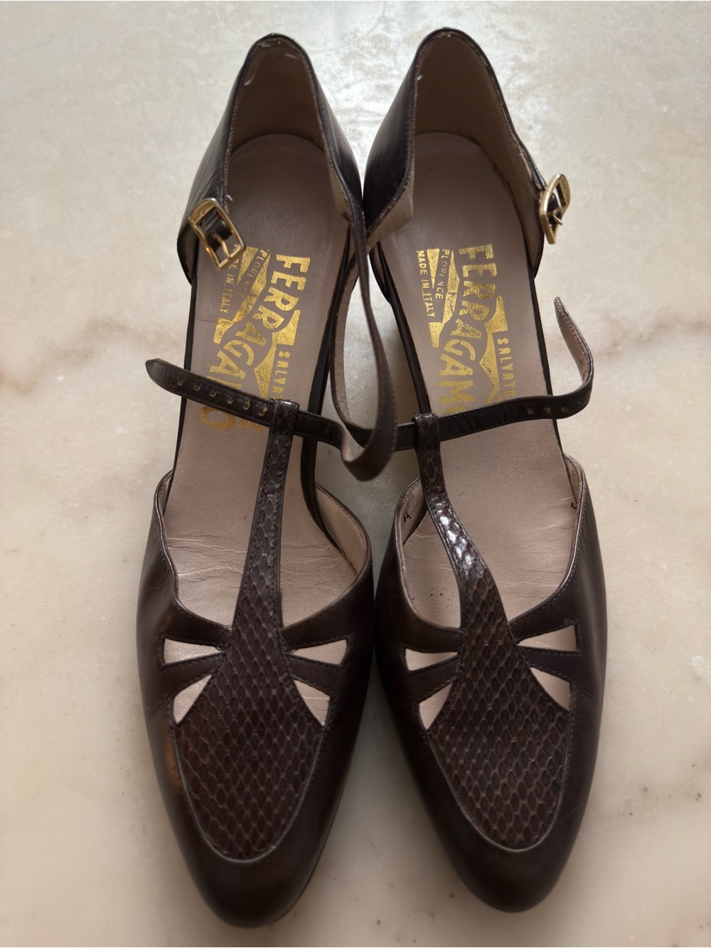 Salvatore Ferragamo Vintage Brown Leather T-Strap Pumps Heels Size 5.5